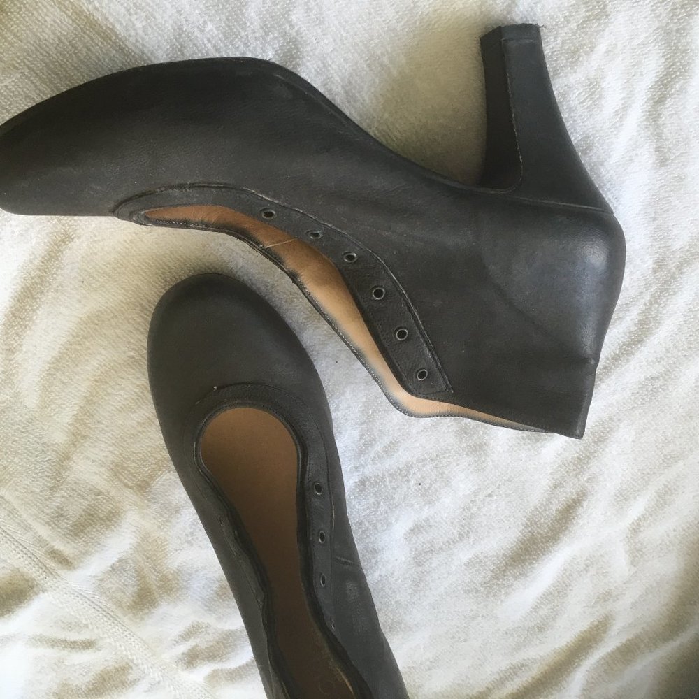 Leather shoes/boots